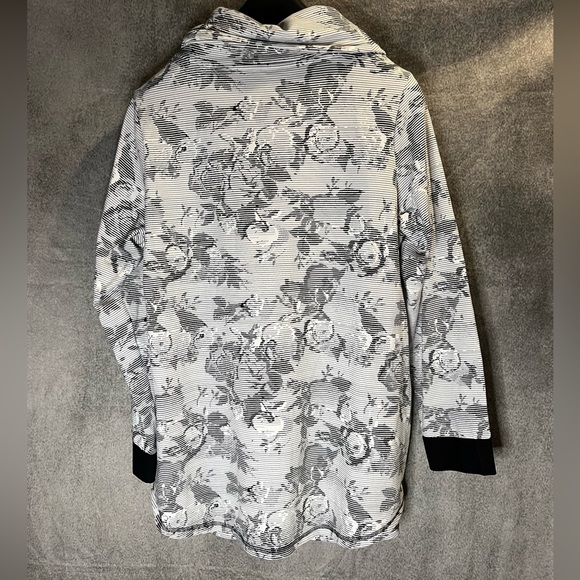 Activezone Womans Floral Cowl Neck Top Sz X - Picture 3 of 5